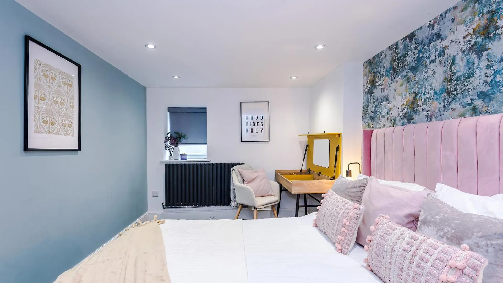 Stylish Flat 1 In Harrogate - Sleeps 8 0*,  United Kingdom